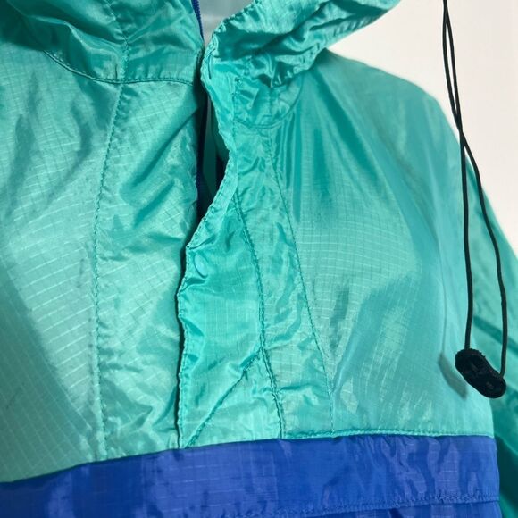 Vintage Patagonia Teal and Blue Kangaroo Pocket Windbreaker - Picture 3 of 14
